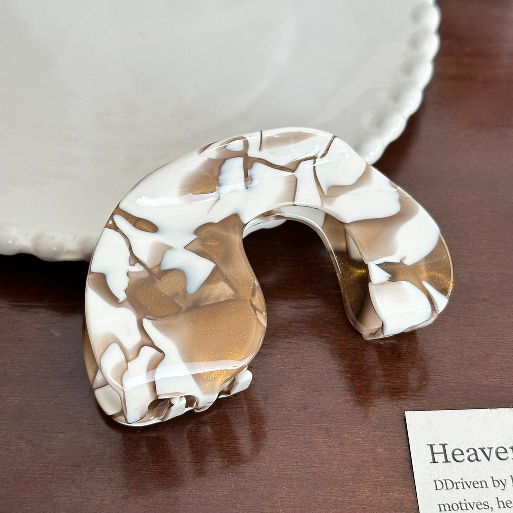 Acetate Hair Chic Claw Clips In Trendy Milk Coffee Color For Modern Fashion And Hairstyles Classy