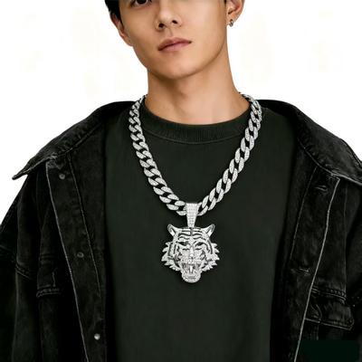 Kubánský náhrdelník s trojrozměrným tygřím přívěskem ze slitiny osázeným diamanty ve stylu hip-hop