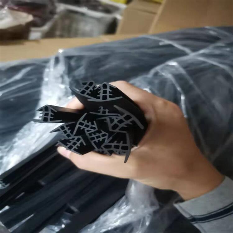 Listwa uszczelniająca szczelinę na desce rozdzielczej samochodu - Dźwiękoszczelna i pyłoszczelna guma eliminująca hałas