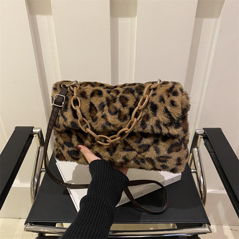 Plush Bag for Ladies, 2026 New Fashiable Autumn and Winter Texture Plush Large Capacity Shoulder Crossbody Bags