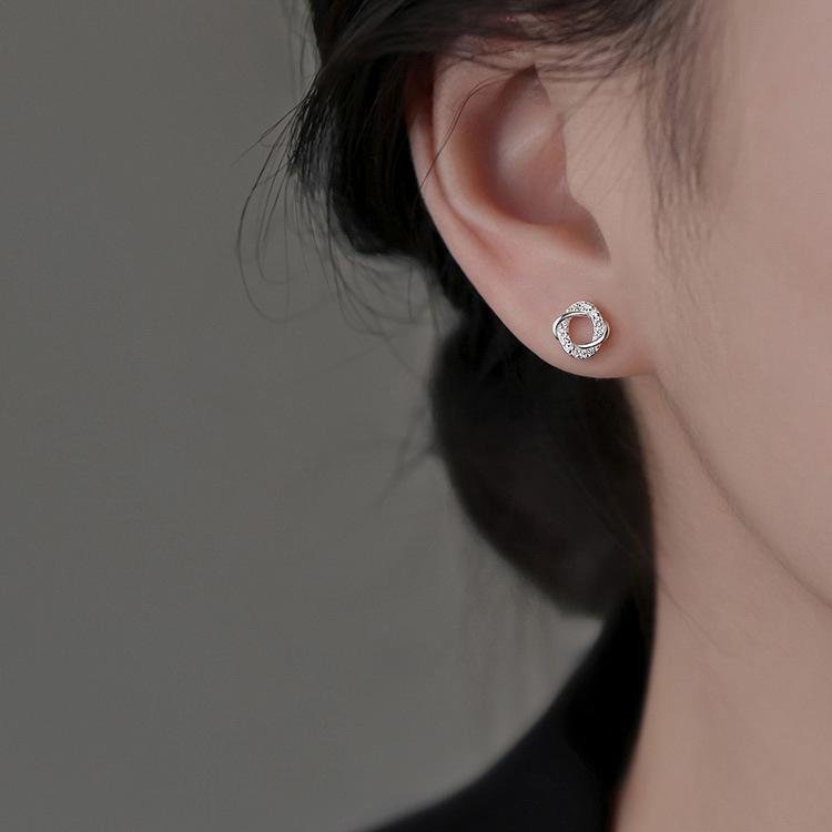 Geometric stud earrings light luxury ear hole earrings niche high sense design style versatile simple earrings