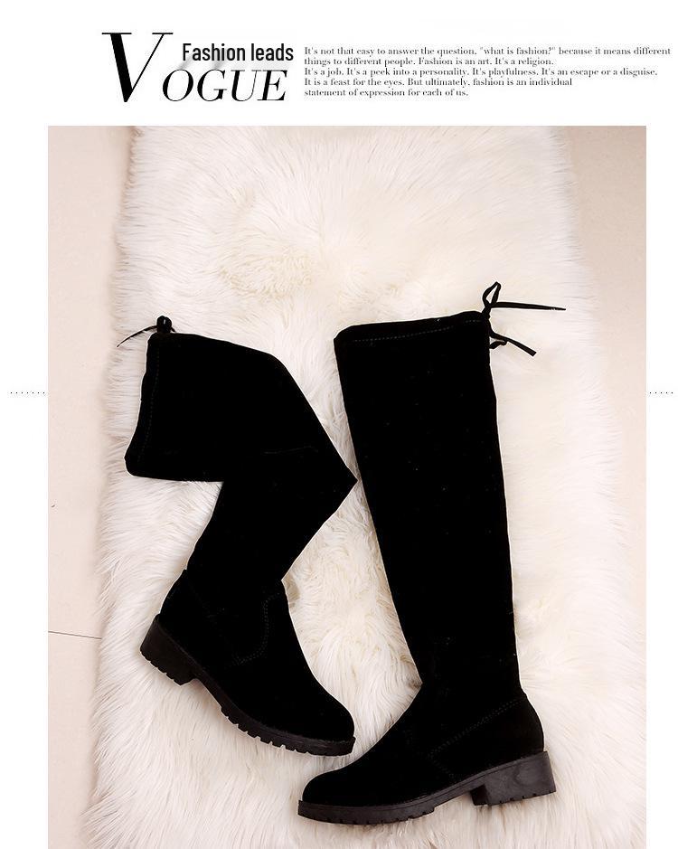 Dámské zimní mikroelastické kozačky nad koleno s vnitřním zvýšením na plochém podpatku 2023.