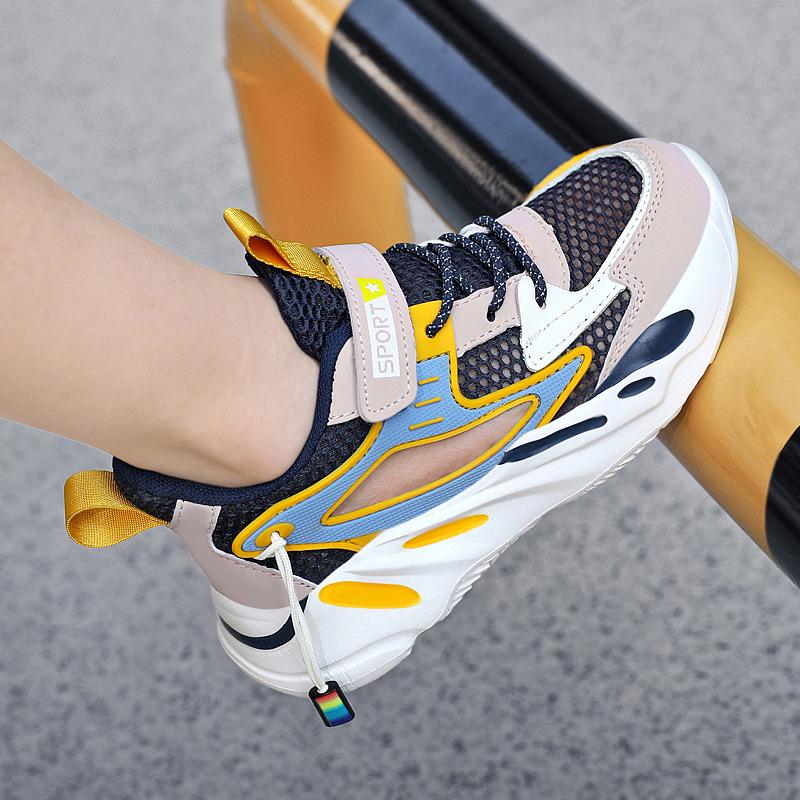 Breathable Boys' White Mesh Sandals with Velcro - Non-Slip Summer Running Shoes