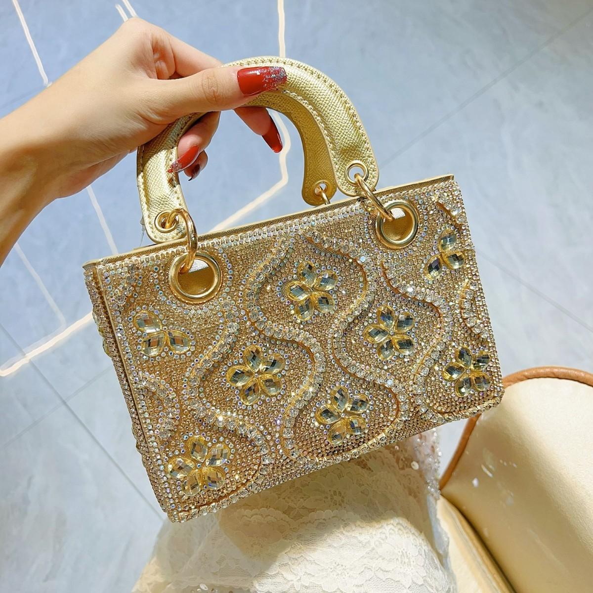 

Handmade Light Luxury Women Evening Bag Handbag Shoulder Crossbody Dinner Bag shiney Diamond Decoration Fashion Women Party Bag