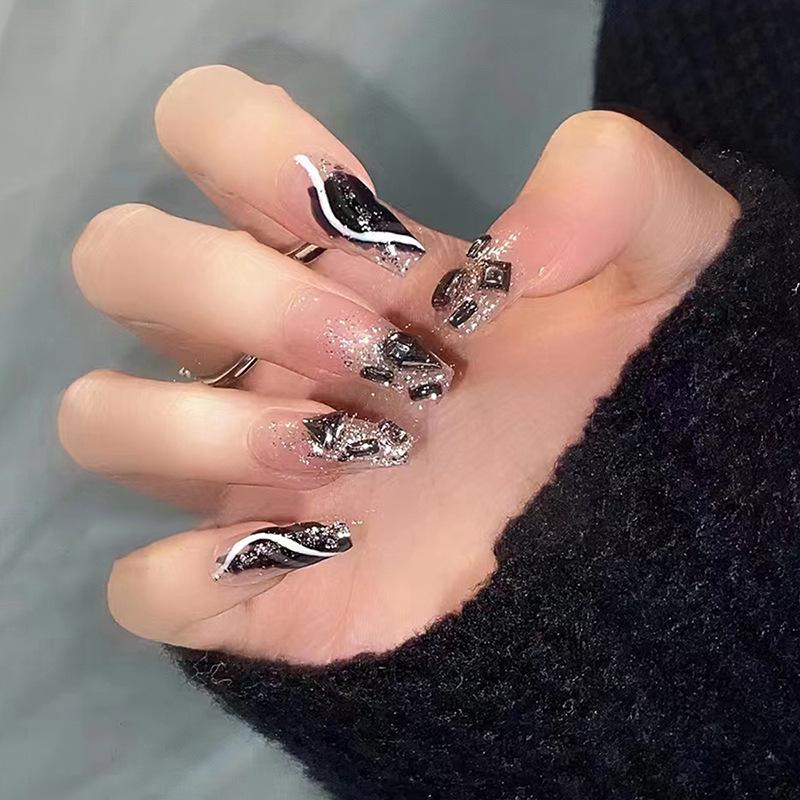 

Dark Diamond Elf Artificial Nails, High-Grade Full Diamond, Light Luxury Line Design, Super Sparkling, 24 Pieces per Box.