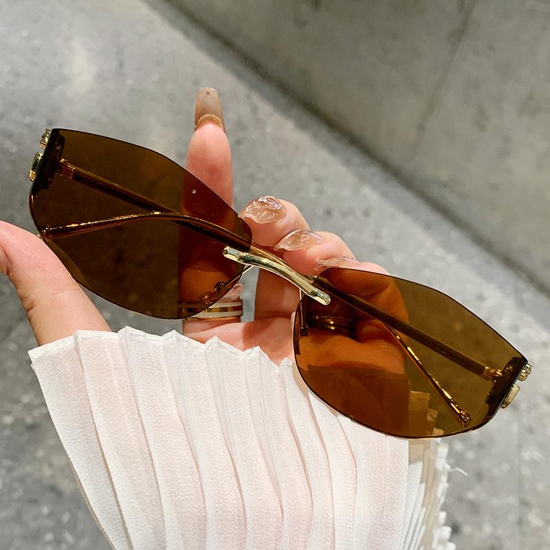 High-end New Fashion Design Personalized Sunglasses Cat Eye Polygonal Trendy Sunglasses 90293