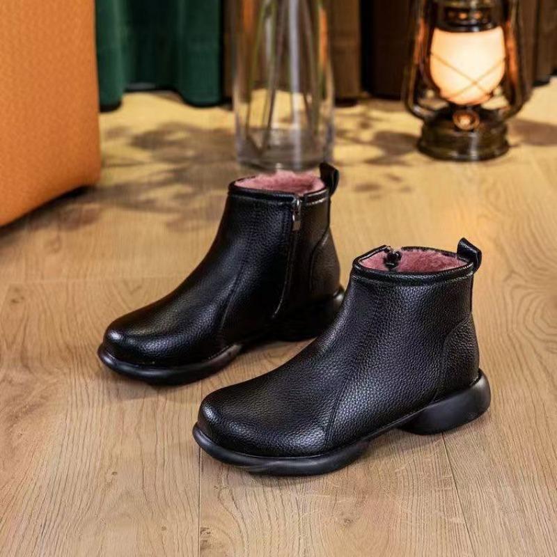 

Retro round head medium heel short Martin boots autumn and winter new versatile fashion boots velvet leather boots 35 чёрный