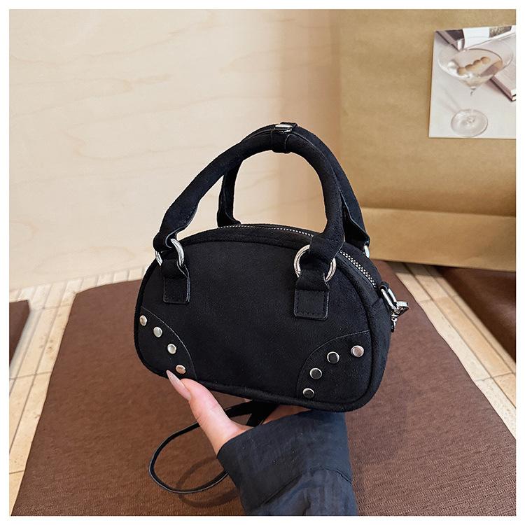 

Замшевая сумка для боулинга женская осенне-зимняя новая модная сумочка для通勤, на плечо, мессенджер чёрный