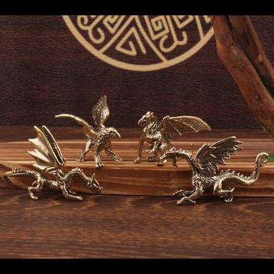 Metallhandwerk Goldener Dinosaurier Fliegender Drache Messingskulptur Handgefertigte Ornamente Heimdekorationszubehör