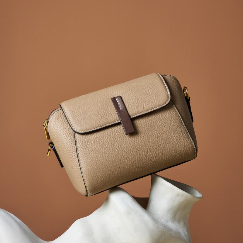 First Layer Cowhide Leather New Women's Shoulder Bag White Spring and Summer Small Bag Design Sense Niche Bag Women's Crossbody Bag