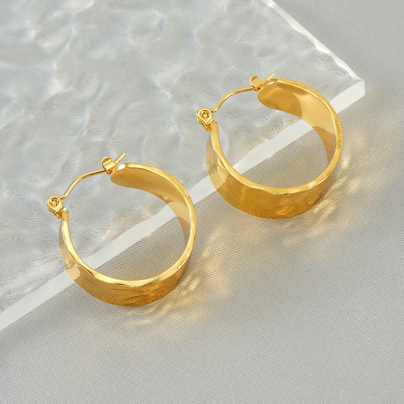 New Fashion Stainless Steel Round Large Earrings Personalized Fashion Light Luxury Wind Titanium Steel Earrings Women