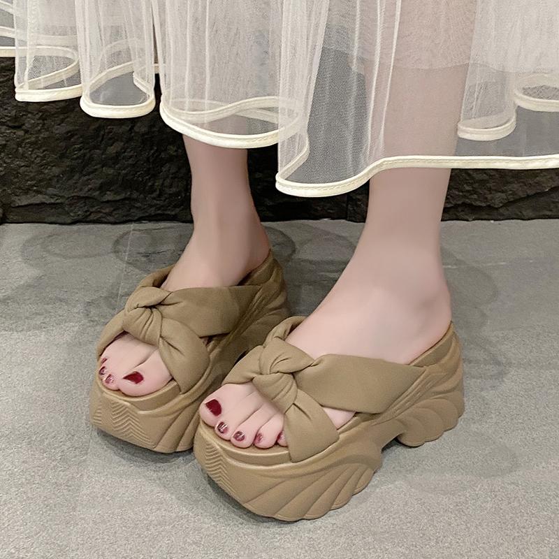 Fashion New Summer Leather Slippers Women's Outside Chunky Sandals 2025 Fashion 9CM Wedges Platform Shoes Woman Flats Beach Flip Flops