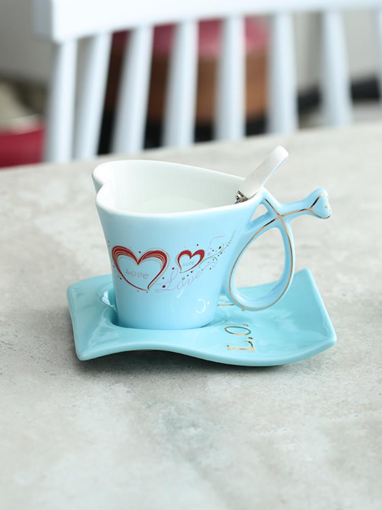 Creative Heart-Shaped Ceramic Cups, Couple Mugs, European Coffee Cup Set, Wedding Gifts, Drinkware Saucers, A Pair, 180ml