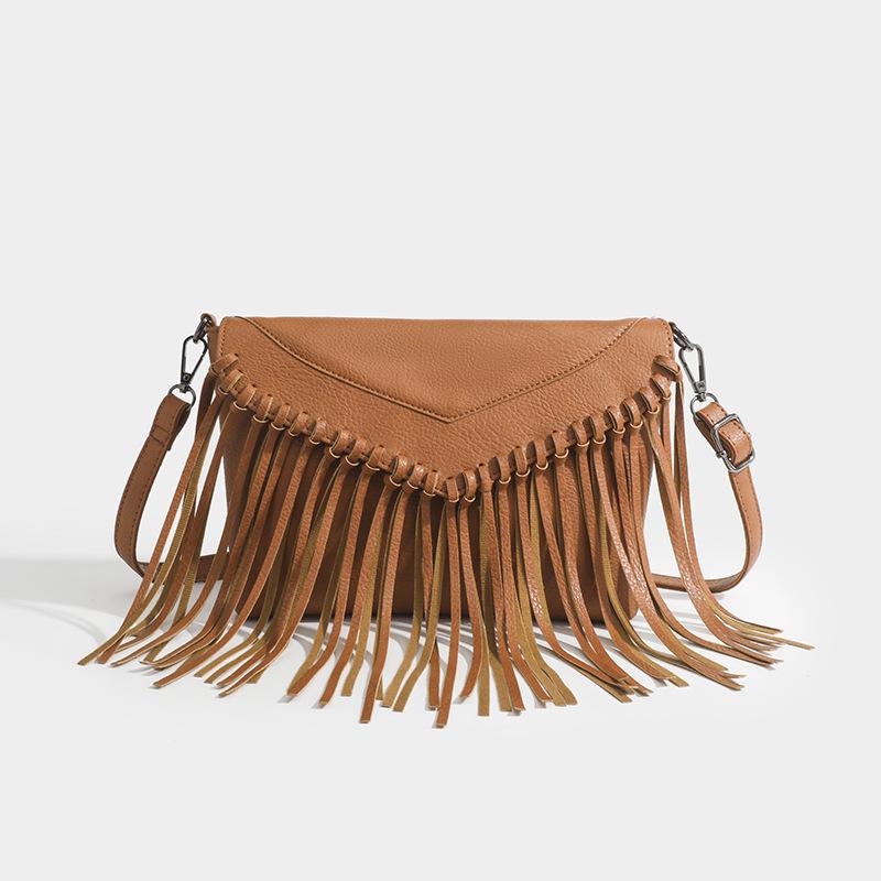 

Bag 2025 summer new Korean version summer fringed shoulder bag ins large capacity messenger retro matte bag women коричневый