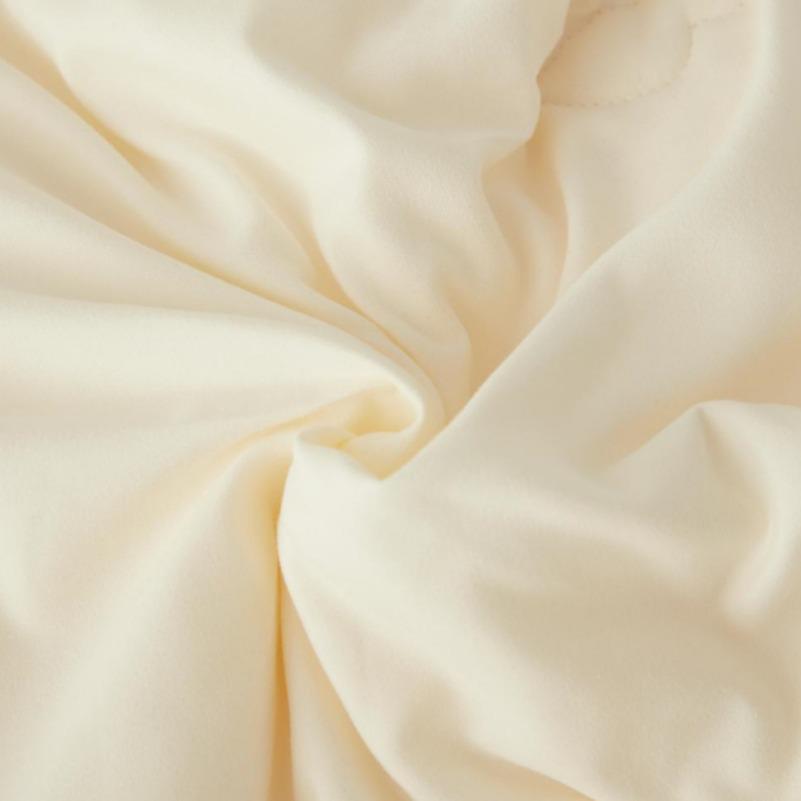 New Arrival: Super Soft Soybean Fiber Quilt - Thick & Warm, Perfect for Winter, Spring, and Autumn.