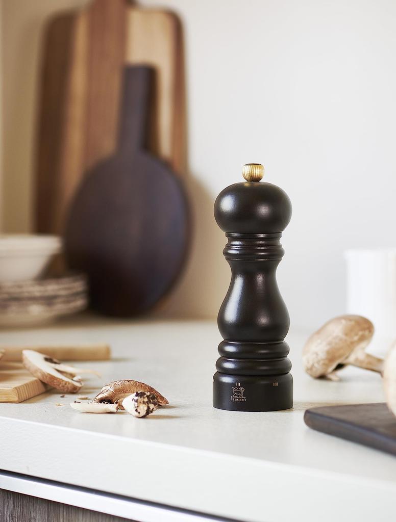 Peugeot Pepper Mill, Wooden, Adjustable Coarseness, 23g Capacity, 18cm, Manual, Made in France, Paris U-Select, Chocolate, 23461