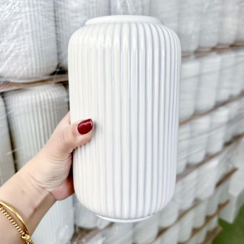 Elegante Vaso in Plastica Effetto Ceramica a Strisce per Fiori - Resistente, Facile da Posizionare, Elemento Decorativo Floreale