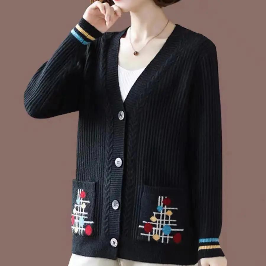 Women Spring Autumn Casual Knit Cardigan Sweater Mother Unique Two Pocket Single Breasted V-Neck Cardigan Jacket