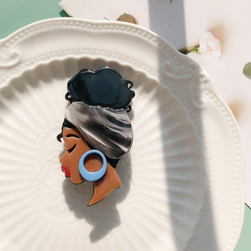 Blucome New Design Unique Lady Figure Acrylic Pins For Women Girls Brooches Lapel Badges Bag Decorations Party Dress Jewelry