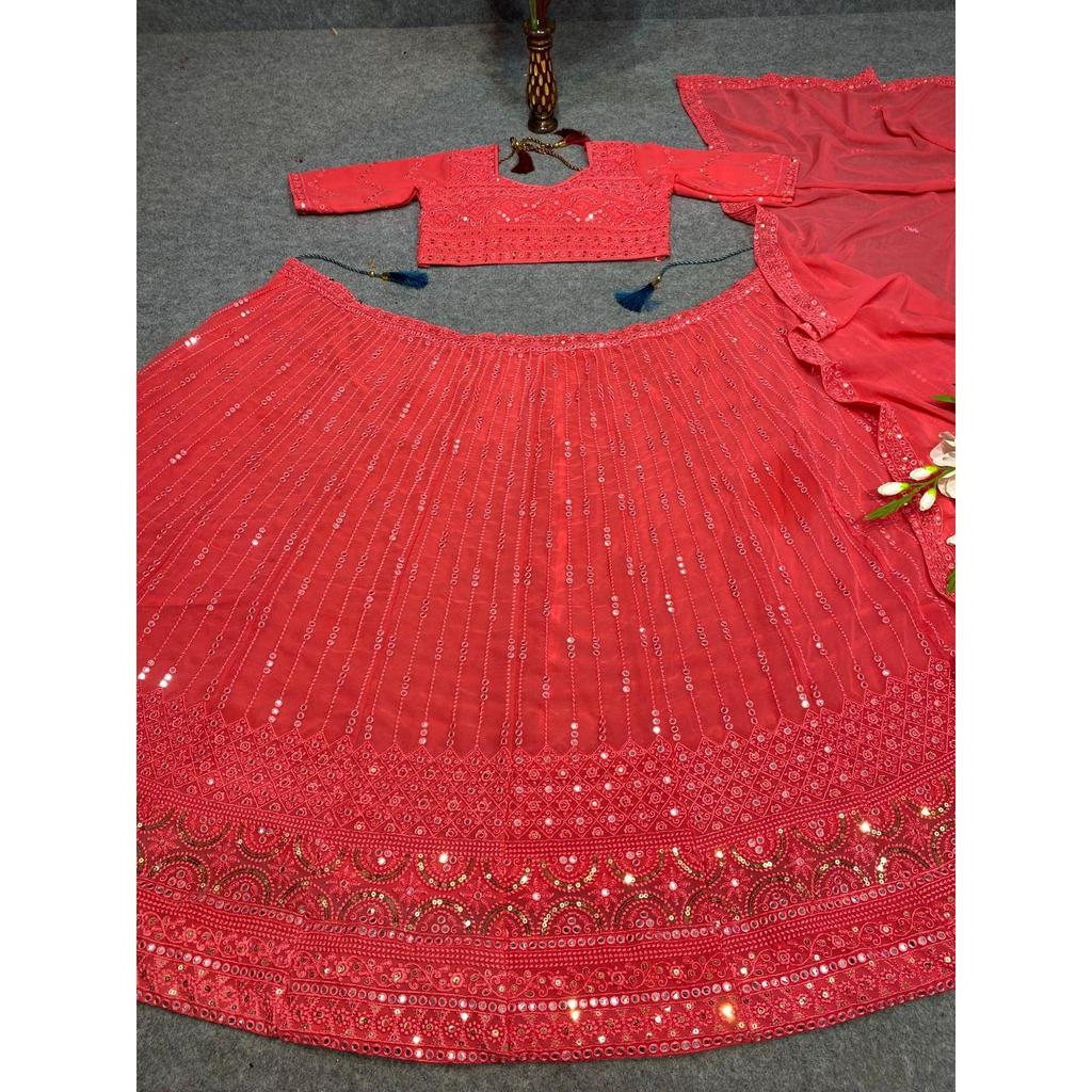 Neue attraktive und schöne Partykleidung aus Lehenga Choli aus Seide