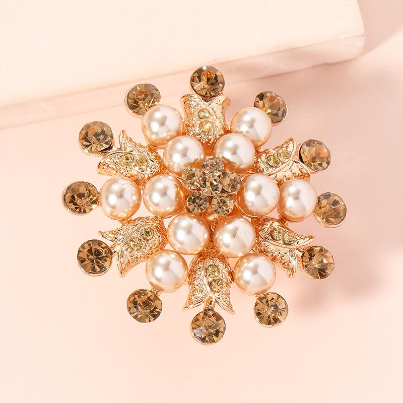 European-American Style Diamond-Studded Rose Flower Ring with Pearls - Retro, Creative, and Stylish Design