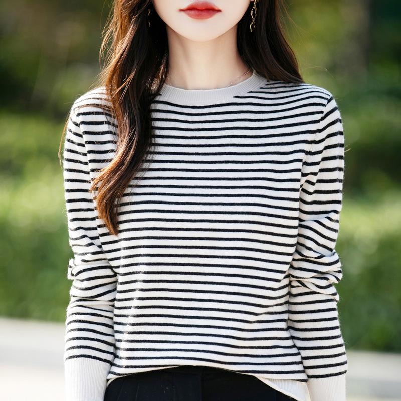 New Autumn Women's Short Sleeve Velvet Knit Pullover Sweater - Striped Round Neck Korean Style.