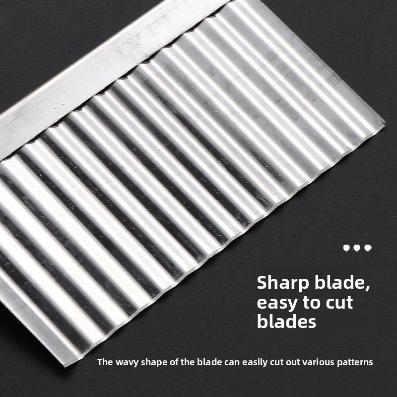 Multifunctional Potato Slicer with Wave-shaped Blade for Cutting Potato Slices Into Decorative Patterns for Home Use
