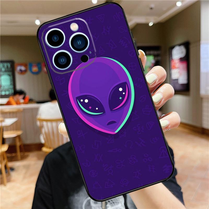 Aesthetics Cartoon Alien Space Phone Case For iPhone 15 13 12 11 14 Pro Max Mini X XR XS Max SE 2020 2022 7 8 15 Plus Cover