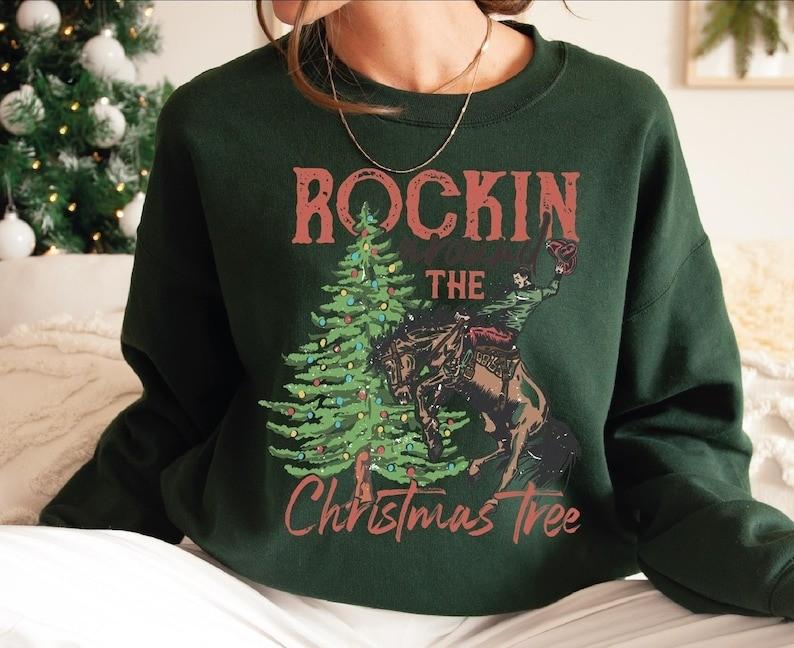 

Rockin Around the Christmas Tree Cowboi Horse Xmas Tree Unisex Sweatshirtm S-5XL Unisex T-Shirt XXL