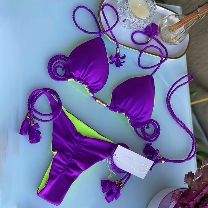 Bikiny s trojúhelníkovým výstřihem do V, zavazováním na zádech a zavazováním na boku, odhalené záda, vysoký výstřih, dvoudílné plavky, dámské plavky