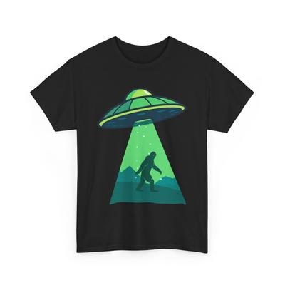 Bigfoot UFO Flying Saucer T-Shirt, Bigfoot UFO Lovers Women Men T-Shirt