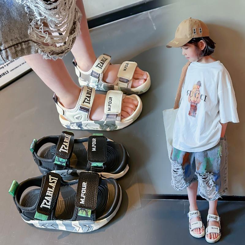 Kids Sandals Boys' Baotou Anti Kick Toe Protection Sandals 2024 Summer New Camo Girls' Beach Shoes Big Children's Casual Shoes