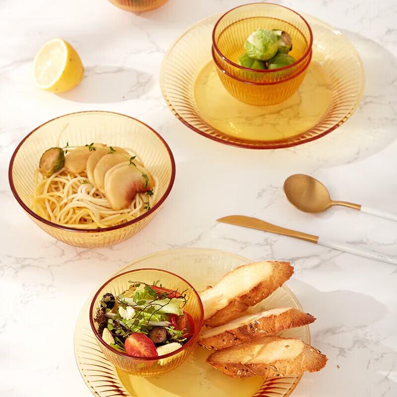 VISIONS Snapware Crystal Dinnerware Set