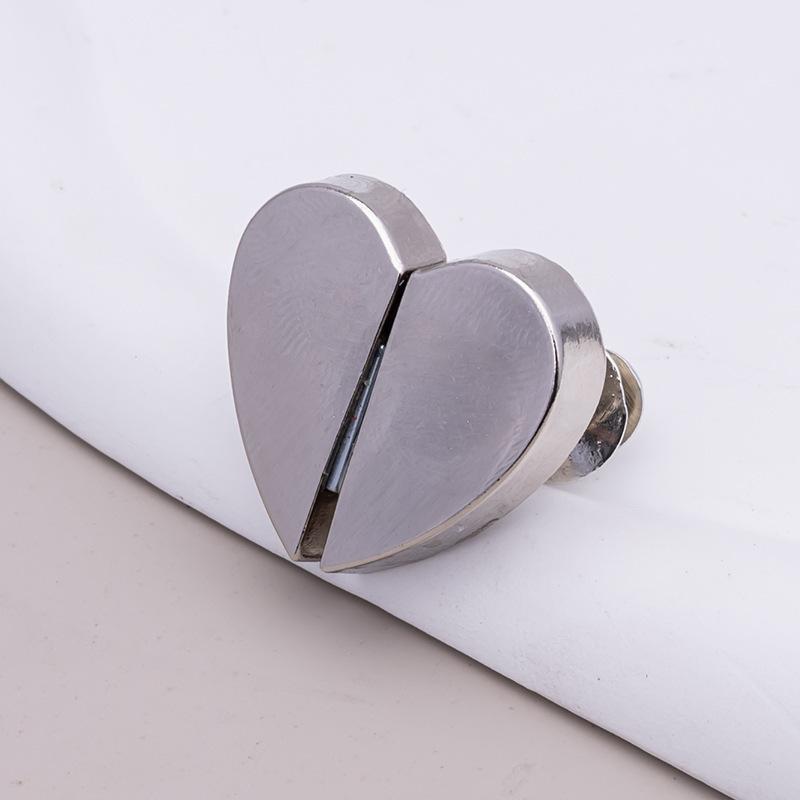 Curtain magnetic suction buckle heart-shaped curtain closing buckle nail-free Detachable magnetic curtain fixed metal button