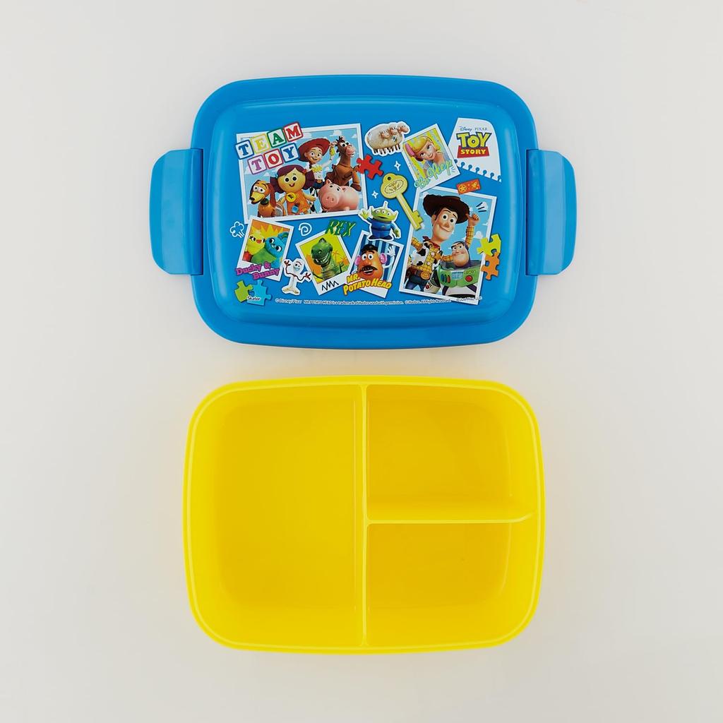 Skater Obědový box s integrovanou hračkou Toy Story Disney Vyrobeno v P8466816 Dětský tvar kopule s přepážkami, 840 ml, Design, Kluci, Japonsko,