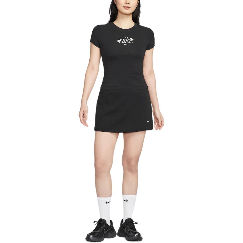 Nike Odzież sportowa Chill Knit Dopasowany T-shirt z krótkim rękawem i okrągłym dekoltem Damskie topy Czarny HF9723010