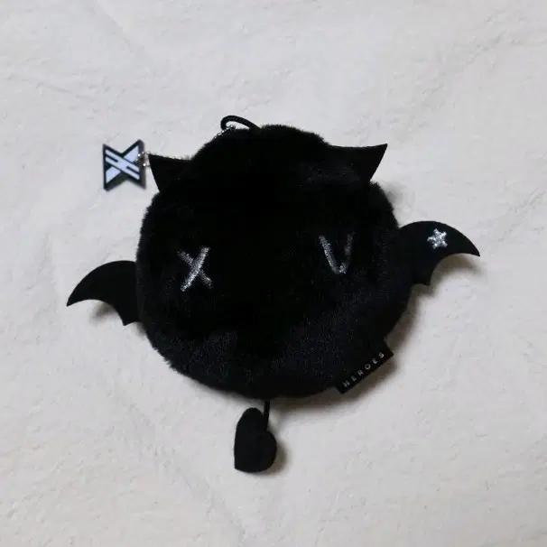 XDINARY HEROES Rip & Fall Villains Dolls Plusle Keyring