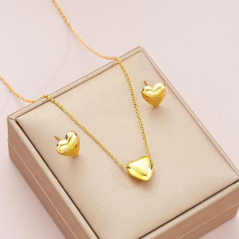 Korean-Style Glossy Heart Earring & Necklace Set for Women: Fresh, Fashionable, and Versatile