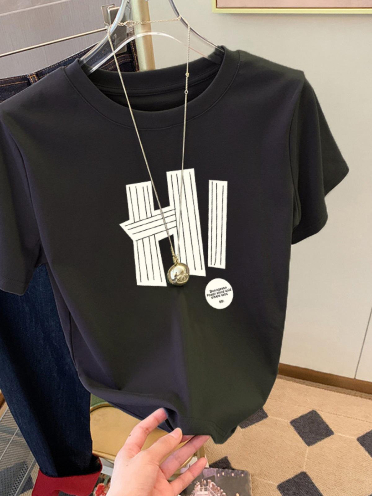 

Футболка большого размера для женщин из хлопка с коротким рукавом и прямыми плечами - стильный и стройнящий летний топ L (95-120 Jin) чёрный