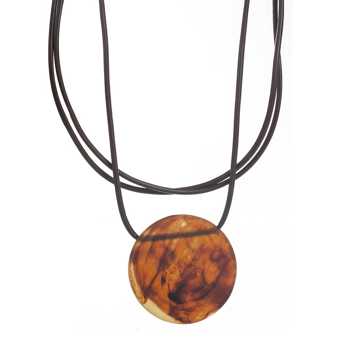 

Модне кольє для жіночих ювелірних виробів коричневий