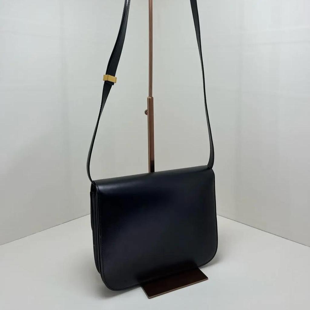[Pre-Owned] Classic Box Polished Gold Buckle Leather Tofu Bag Shoulder Bag Crossbody Bag Medium - Very Good #RKKJT8