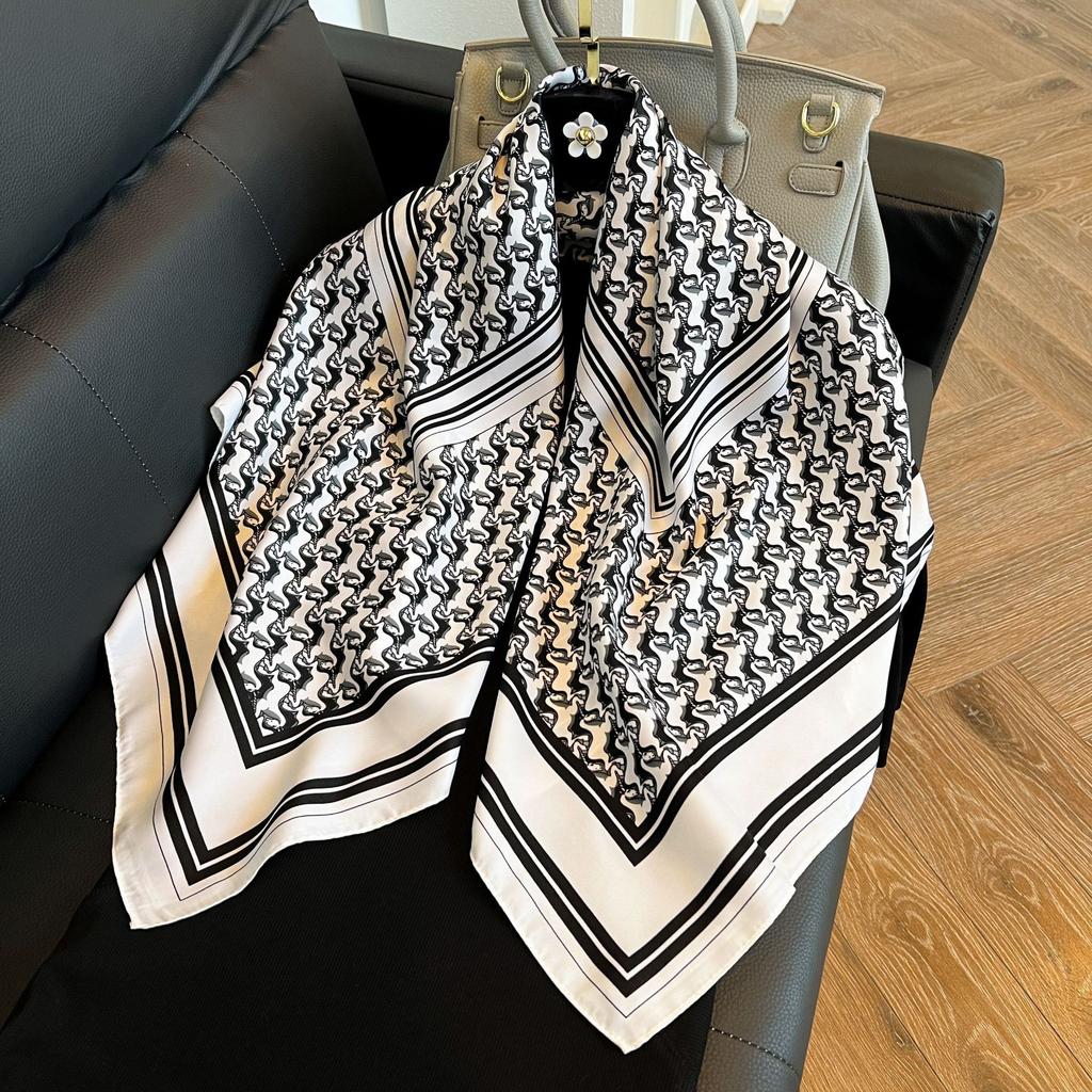 Large square scarf silk scarf women's new versatile spring and autumn winter high-end mother scarf shawl with shirt