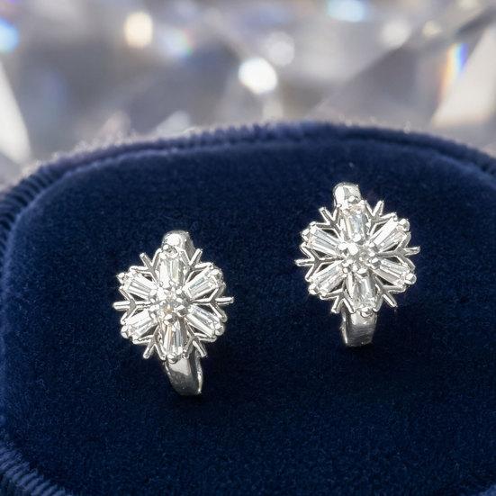 1 Pair Snowflake Stud Earrings for Women, Cubic Zirconia Wedding Engagement Statement Earrings, Winter Snowflake Jewelry Accessory