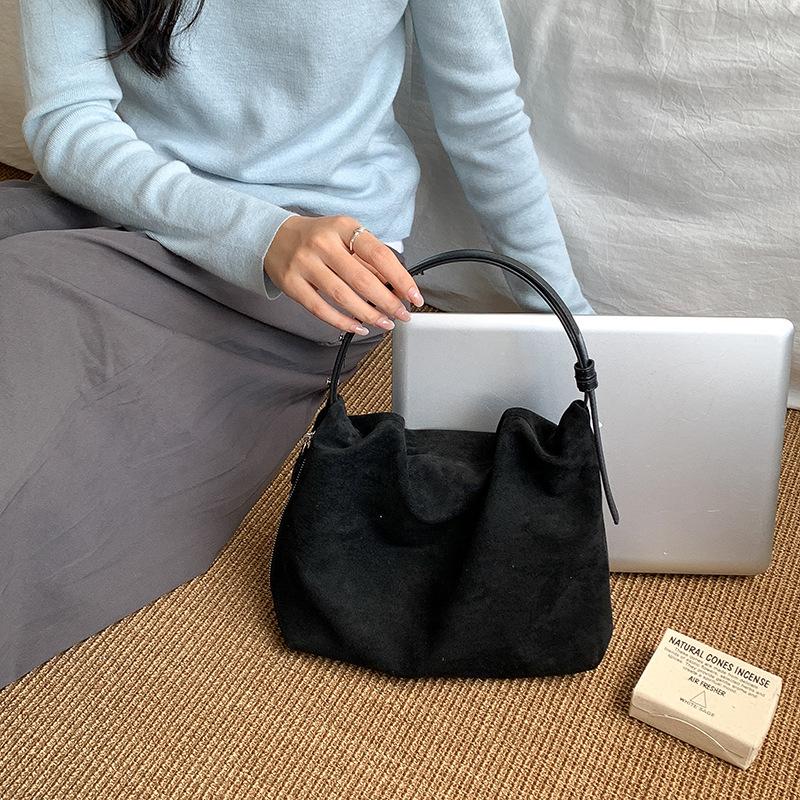 

Vintage Ruched Women Bucket Shoulder bags New Winter Faux Suede Ladies Handbags Designer Female messenger Bag bolsa brown чёрный