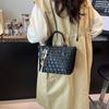 Niche Portable Bucket Bag Women's New Retro Casual Shoulder Bag Daily Commuter Messenger Bag