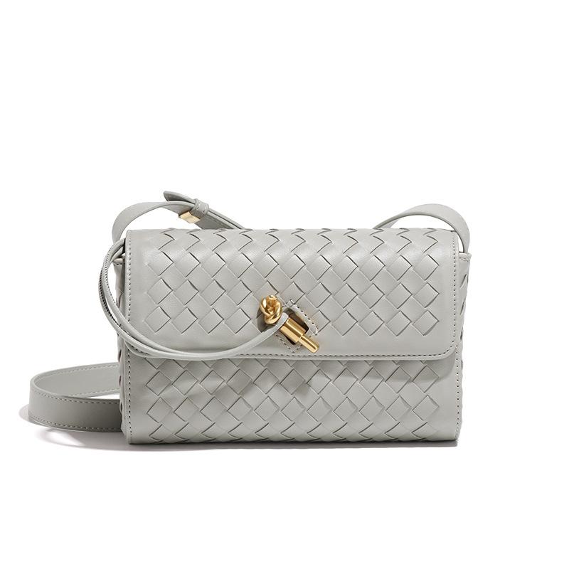 Small Square Bag with A Simple and Fashionable Lock Buckle, Hand-woven By A Woman, Can Be Worn Across The Shoulder
