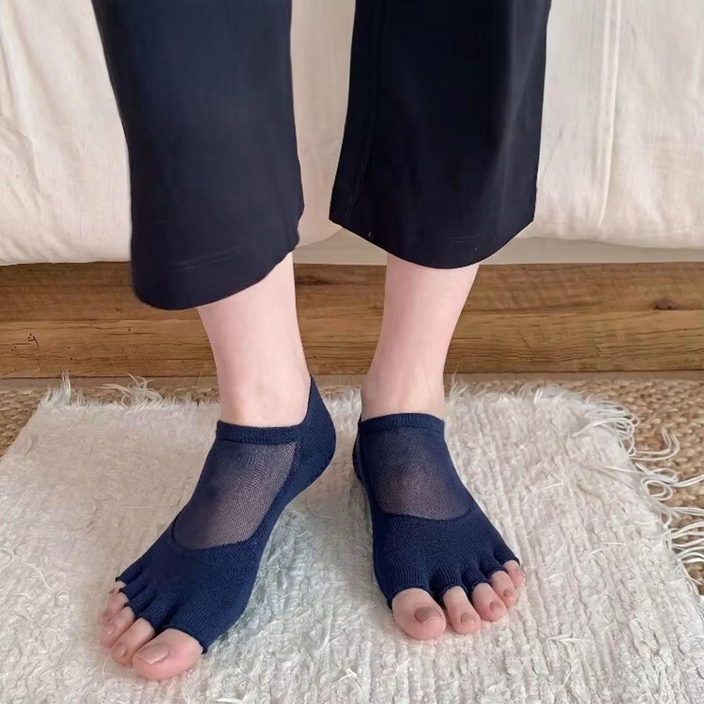 Non Slip Sole Yoga Socks Breathable Mesh Five Toe Socks Simple Design Open Toe Socks  Indoor Use
