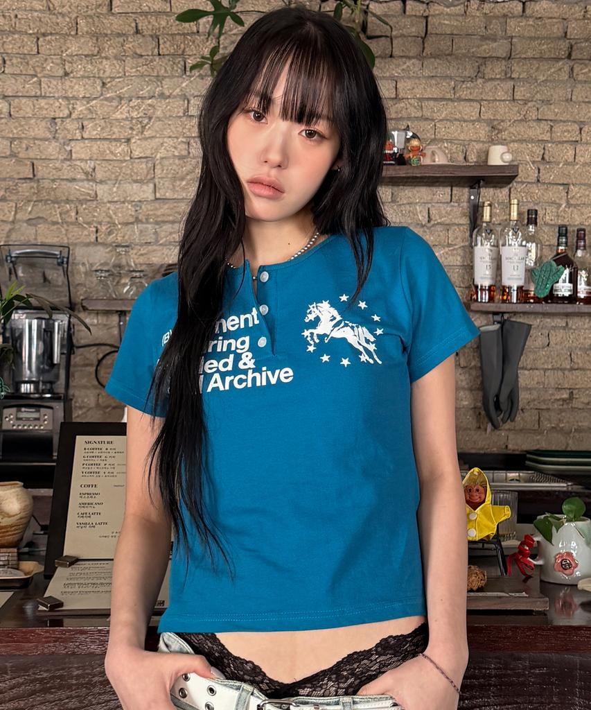 Eontaiteulseoul Unicorn Henley Neck Crop Short Sleeve Full Blue