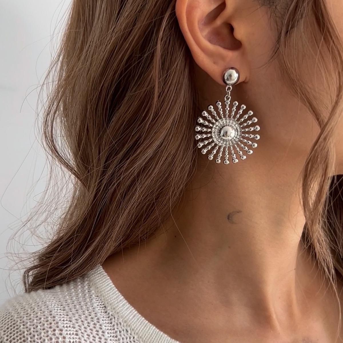 

Новые высококачественные преувеличенные серьги в европейском и американском стиле с разнообразными комбинациями сережек-подсолнухов