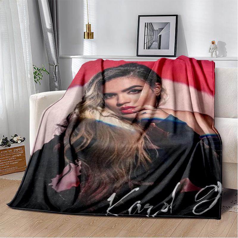 3D Baskı Karol G Singer HD Battaniye, Yumuşak Atmak Battaniye Ev Yatak Odası Yatak Kanepe Piknik Seyahat Ofis Dinlenme Kapak Battaniye Çocuklar için